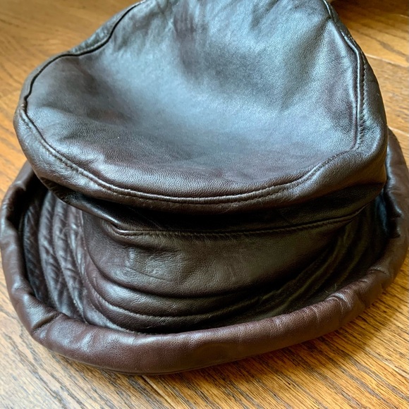 Lord & Taylor made in Italy 🇮🇹 Leather hat - Picture 13 of 15